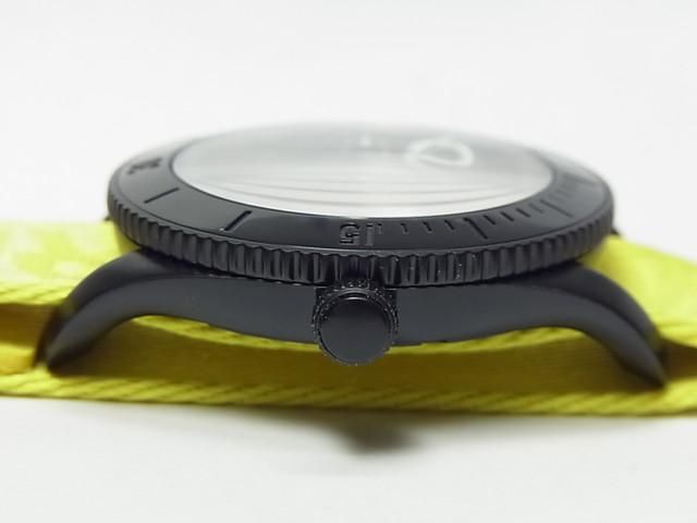 トムフォード オーシャンプラスチック スポーツ イエロー 43MM