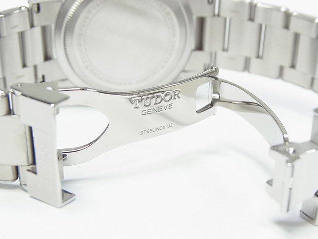 チューダー　ブラックベイ・クロノ　ホワイト×ブラック　Ref.79360N　’22年購入　未使用 - 腕時計専門店THE-TICKEN(ティッケン)  オンラインショップ