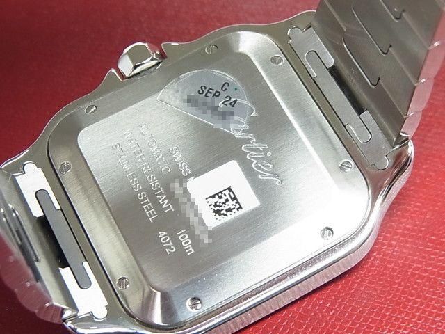 既に売却済みとなります。 カルティエ サントス ドゥ カルティエ ブルーPVDベゼル WSSA0047