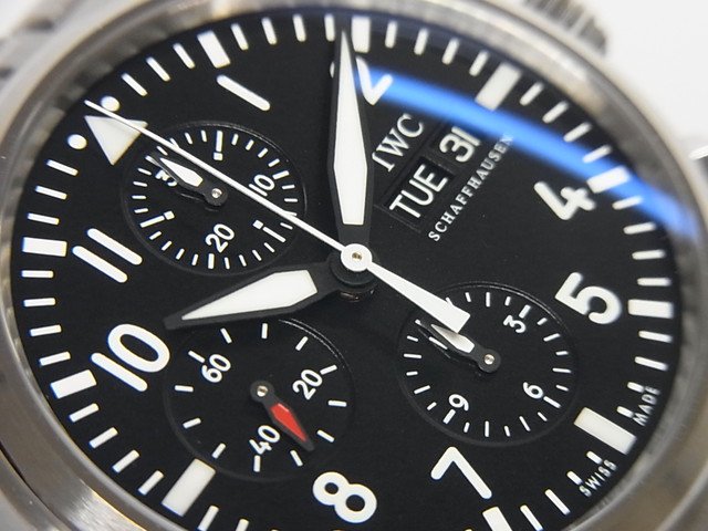 IWC パイロットウォッチ・クロノグラフ ブラック IW371704 正規品 - 腕時計専門店THE-TICKEN(ティッケン) オンラインショップ