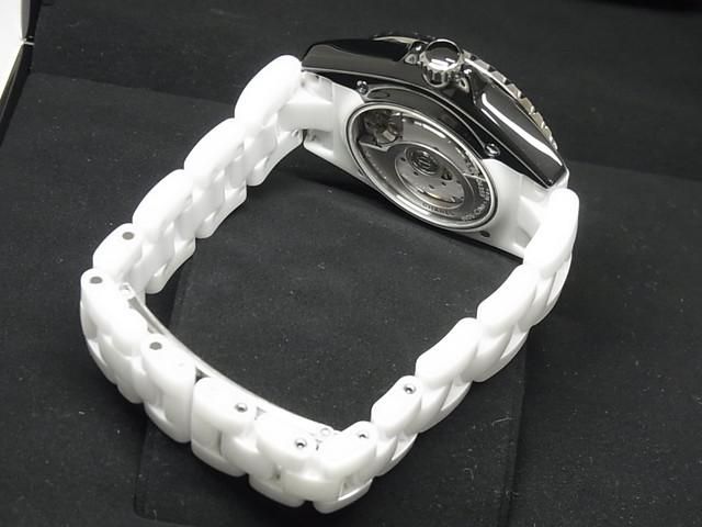 シャネル J12 パラドックス 38MM ホワイト＆ブラックセラミック