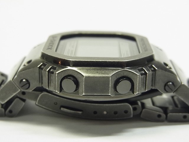 カシオ G-SHOCK オリジン フルメタル エイジド加工 Ref.GMW-B5000V-1JR - 腕時計専門店THE-TICKEN(ティッケン)  オンラインショップ