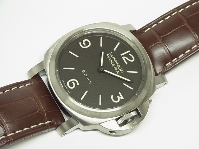 パネライ ルミノール ベース 8デイズ チタニオ PAM00562 Q番 - 腕時計 