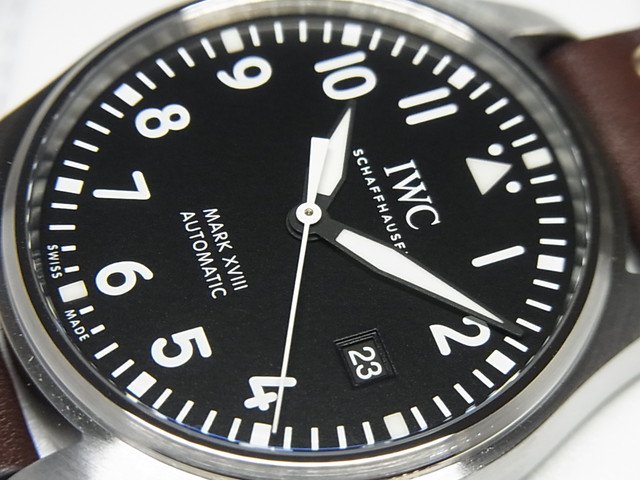 IWC パイロット・ウォッチ マーク18 ブラックダイヤル 革ベルト仕様 IW327001 - 腕時計専門店THE-TICKEN(ティッケン)  オンラインショップ