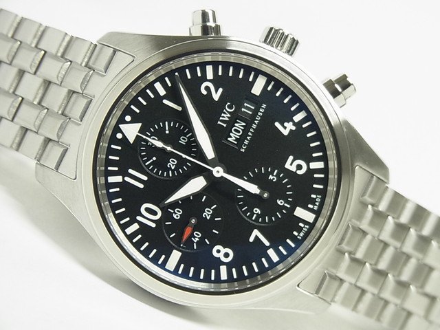 IWC パイロットウォッチ・クロノグラフ ブラック文字盤 ブレス仕様 