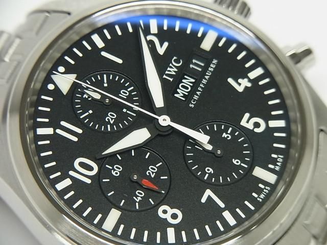 IWC パイロットウォッチ・クロノグラフ ブラック文字盤 ブレス
