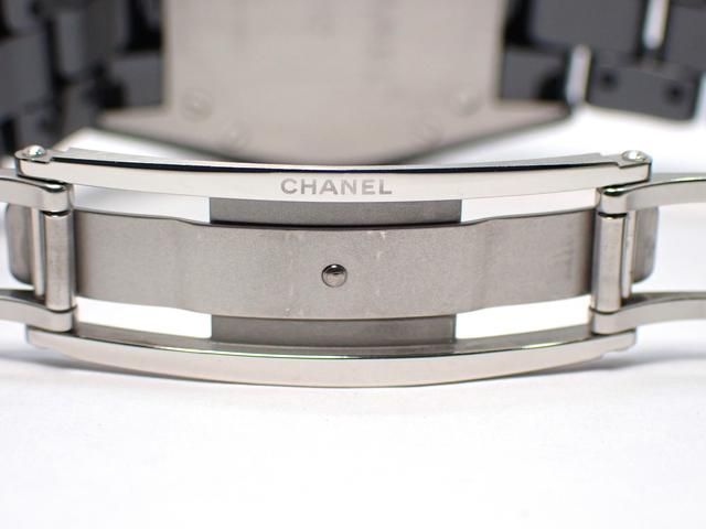 シャネル J12 ブラックセラミック 33mm H0682 - 腕時計専門店