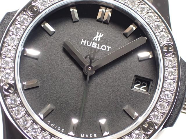 ウブロ クラシック・フュージョン チタニウム ベゼルダイヤ 黒文字盤