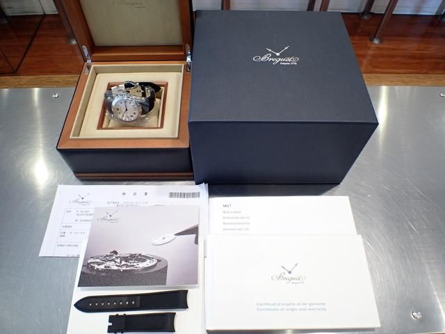 BREGUET ブレゲ　マリーン　ラバーベルト ショート　ネイビー ブレゲ マリーンIIのラバーベルトの価格は？ - 腕時計の読みもの