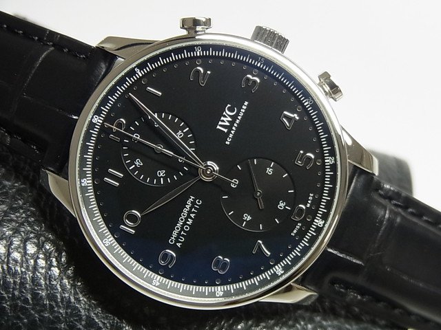 IWC　ポルトギーゼ・クロノグラフ　ブラック文字盤　IW371609　正規品 - 腕時計専門店THE-TICKEN(ティッケン) オンラインショップ