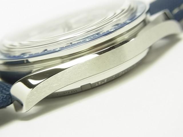 OMEGA　オメガ　スピードマスター50周年記念ピンバッジ　ノベルティ OMEGA オメガ スピードマスター50周年記念ピンバッジ ノベルティ