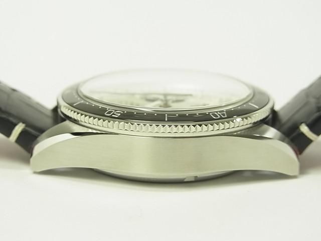 タグ・ホイヤー オータヴィア フライバック クロノメーター 42MM