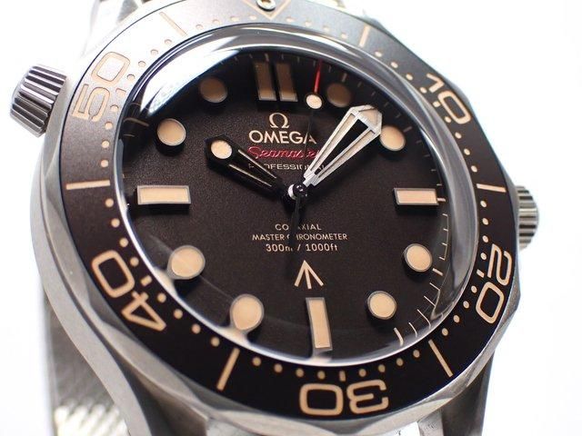 オメガ シーマスター ダイバー300M 007エディション 210.90.42.20