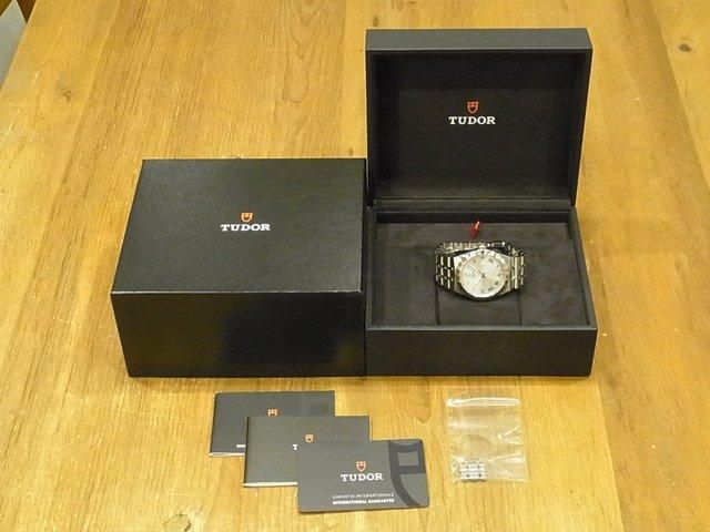チューダー 28500 ロイヤル 38MM シルバー文字盤 - 腕時計専門店