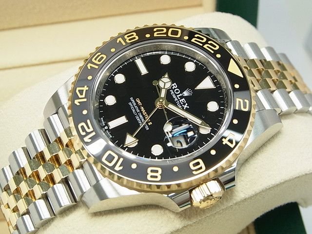 ロレックス GMTマスターII SS×YG 126713GRNR 未使用品 - 腕時計専門店 