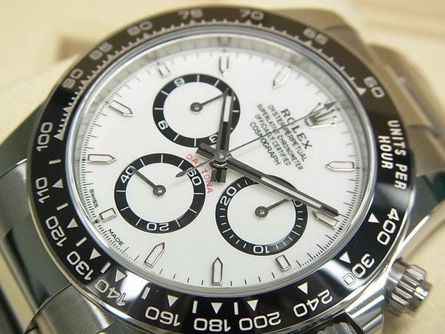 特別感を感じる、希少な天然素材文字盤を使用したROLEXの腕時計