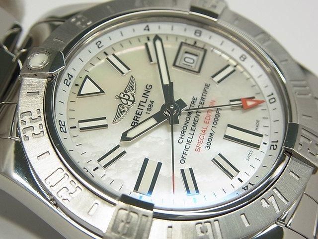 ブライトリング アベンジャーII GMT MOPダイヤル A3239011/A809