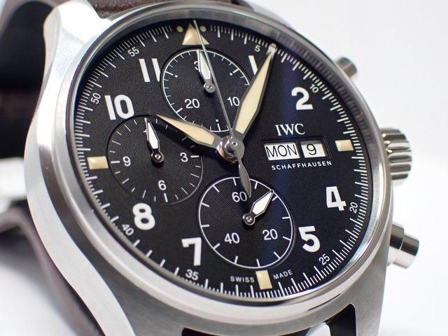 たしゅ 軍隊とコラボした歴史的背景を纏ったIWCの最新作 | GOETHE