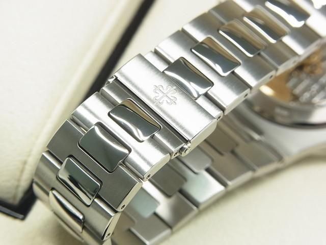 パテック・フィリップ ノーチラス オリーブグリーン Ref.5711/1A