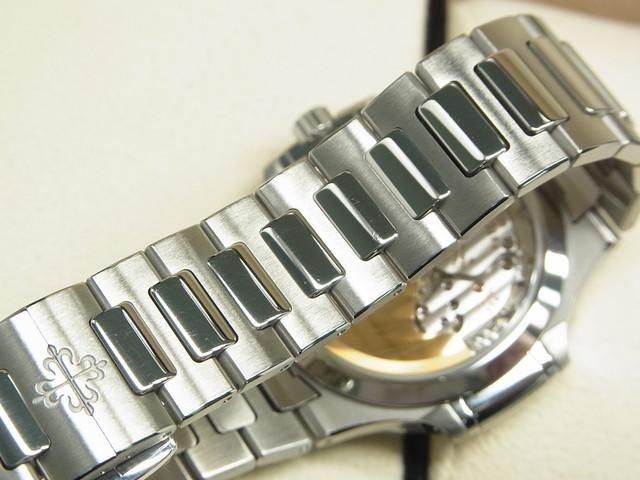 パテック・フィリップ ノーチラス 35MM ブルーダイヤル 7118/1A-001