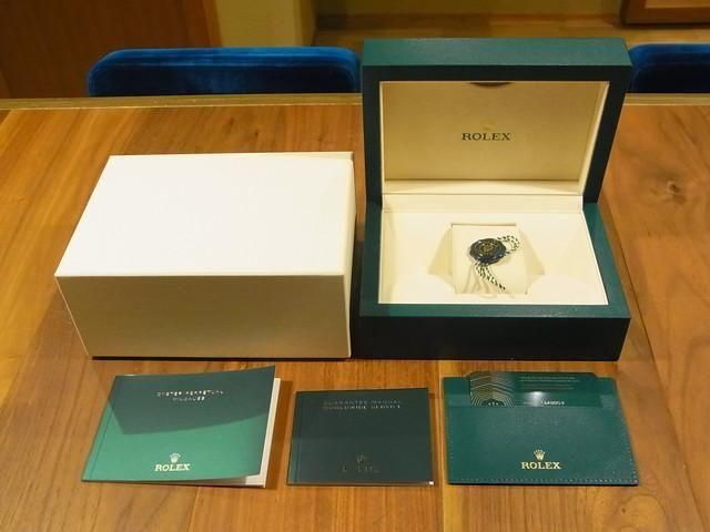 ロレックス ミルガウス 箱 説明書付き 外箱破れあり ロレックス ミルガウス Zブルー 116400GV '21年購入未使用品