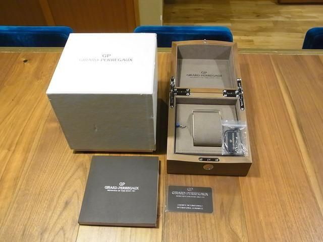 ジラール・ペルゴ ヴィンテージ1945 クロノグラフ XXL グレー 25883