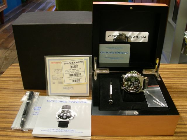 パネライ ルミノール・クロノ PAM00162 F番 正規品 - 腕時計専門店THE ...