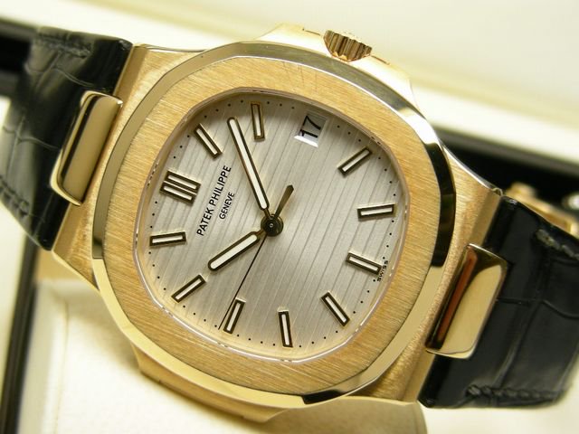 パテック・フィリップ ノーチラス 18KYG 5711J-001 国内正規 - 腕時計