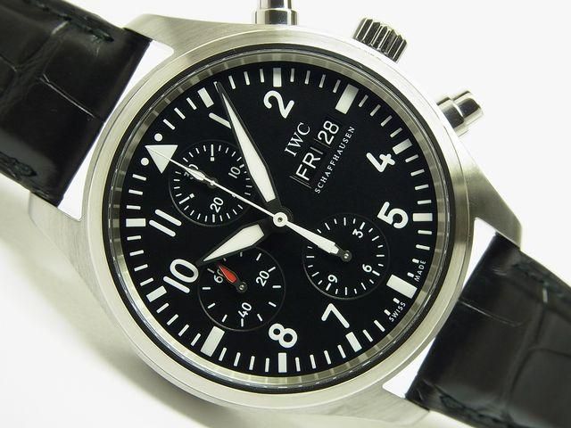 IWC パイロットウォッチ・クロノグラフ 黒 革ベルト仕様 - 腕時計専門 