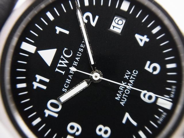 IWC マーク15 ブラック 革ベルト仕様 国内正規品 - 腕時計専門店THE-TICKEN(ティッケン) オンラインショップ