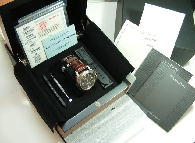 パネライ ルミノール・マリーナ AT 44MM チタン PAM00240 - 腕時計専門