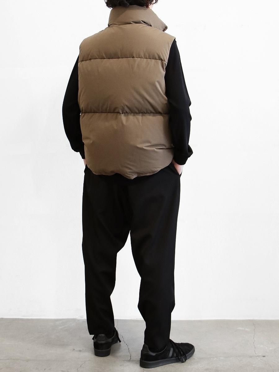 BRAND : Graphpaper CONNECTED : Zanter MODEL : DOWN VEST COLOR 