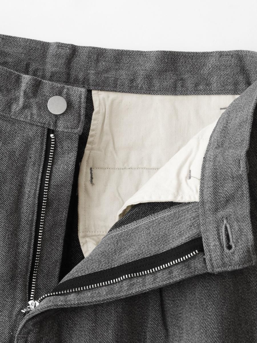 Graphpaper - グラフペーパー / COLORFAST DENIM TWO TUCK PANTS