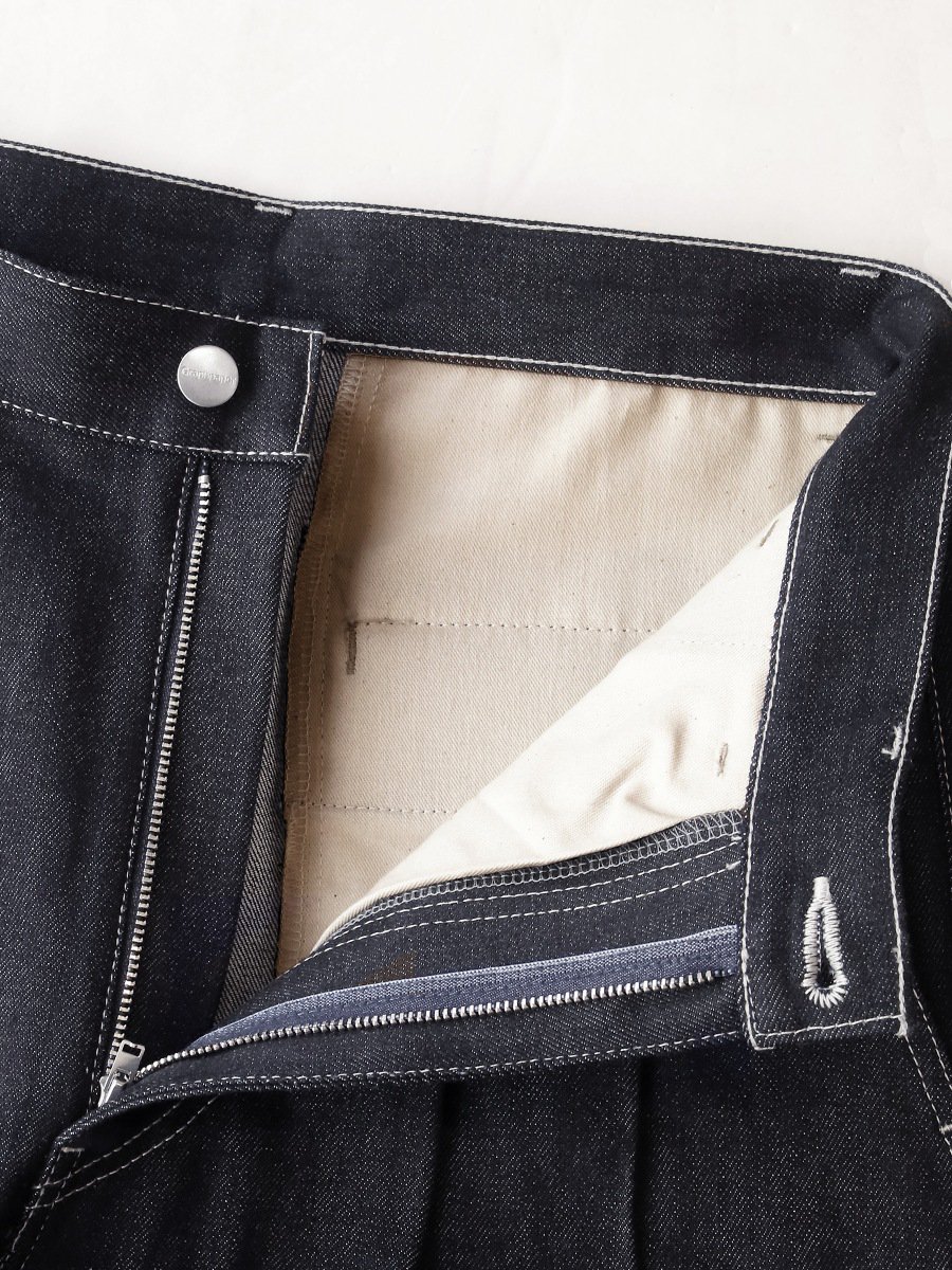 Graphpaper(グラフペーパー)/ SELVAGE DENIM TWO TUCK PANTS | NOTHING BUT