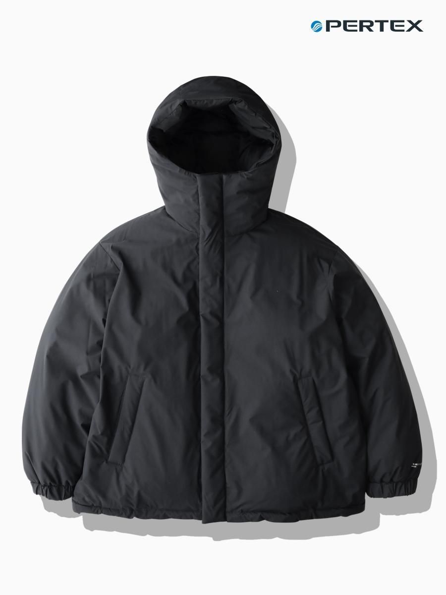 BRAND : Graphpaper<br>MODEL : PERTEX SHIELD RIVERSIBLE HOODED DOWN<br>COLOR : BLACKBLACK