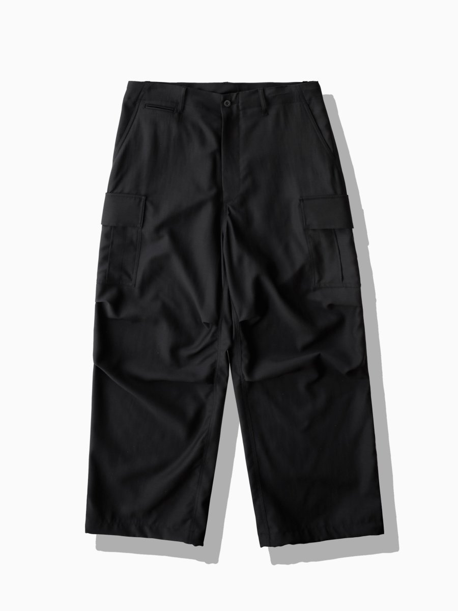 BRAND : Graphpaper<br>MODEL : WOOL CUPRO MILITARY CARGO PANTS<br>COLOR : BLACK