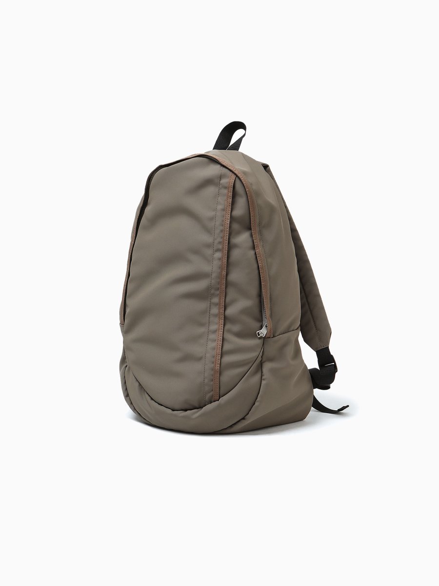 BRAND : NONNATIVE<br>MODEL : EXPLORER BACKPACK NYLON OXFORD<br>COLOR : KHAKI