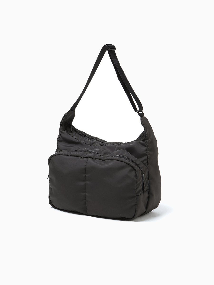 BRAND : NONNATIVE<br>MODEL : EXPLORER SHOULDER BAG NYLON OXFORD<br>COLOR : CHARCOAL