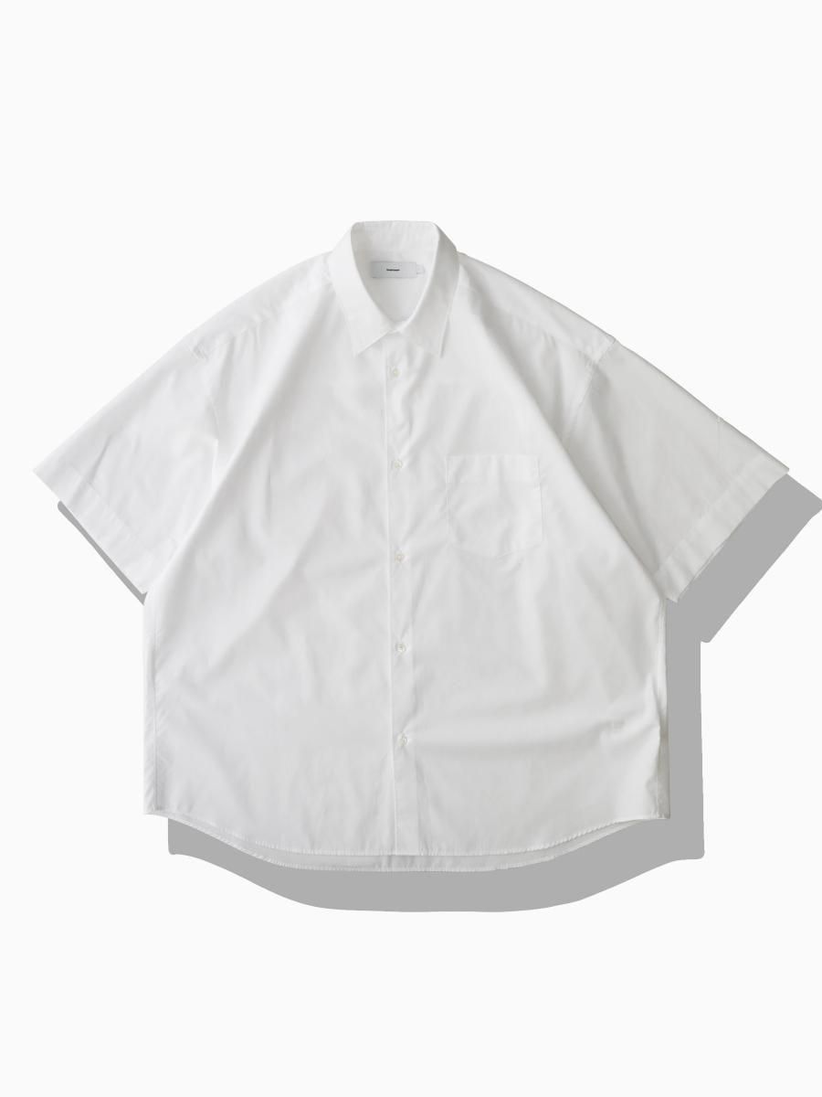 BRAND : Graphpaper<br>MODEL : BROAD S/S OVERSIZED REGULAR COLLAR SHIRT<br>COLOR : WHITE