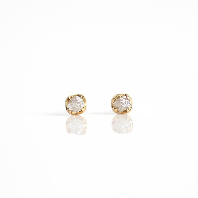 天然ダイヤモンドピアス0.22ct　k18