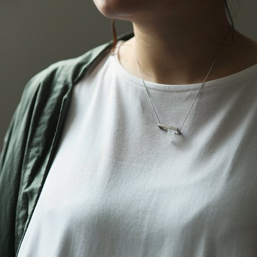  revie objects（レヴィオブジェクツ） / IN3-01 〈INSIDE〉 Quartz necklace インサイド クォーツネックレス