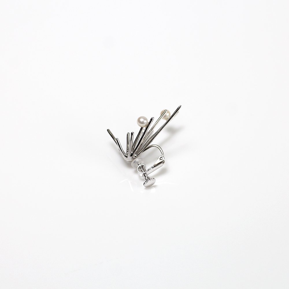 Lamie / silver Pearl Down Spark Silver イヤリングM / パール付き (片耳タイプ) /  00123E_down_M_SV - Eight Hundred Ships & Co.