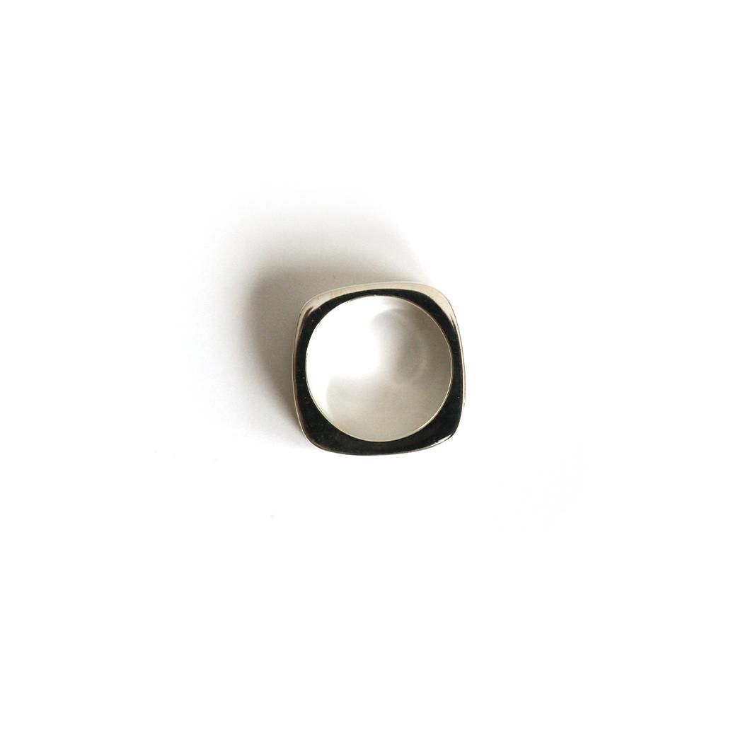 BYOKA（ビョーカ）大阪・正規代理店・通販。R1502 BLOCK RING