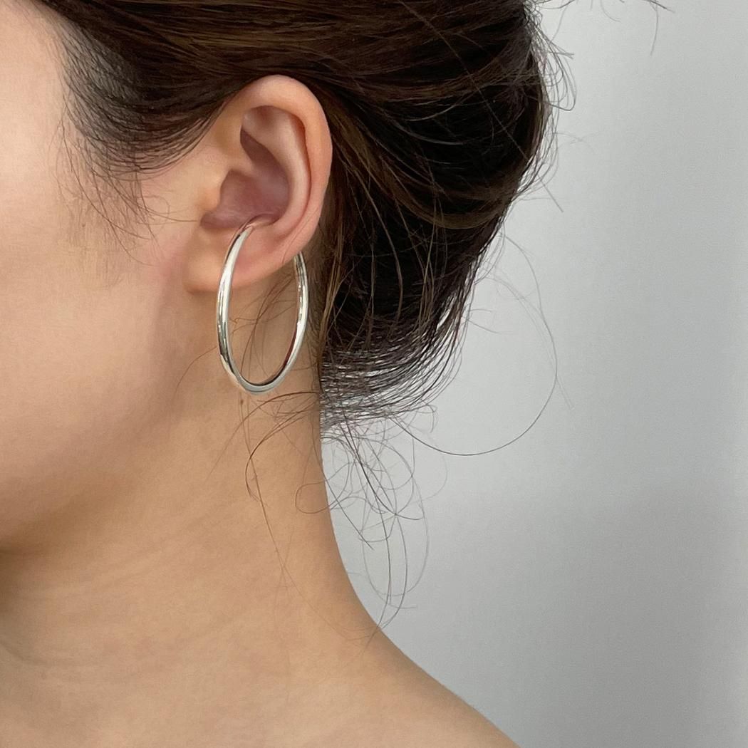 BYOKA（ビョーカ）大阪・正規代理店・通販。E1802 BOLD HOOP EARCUFF