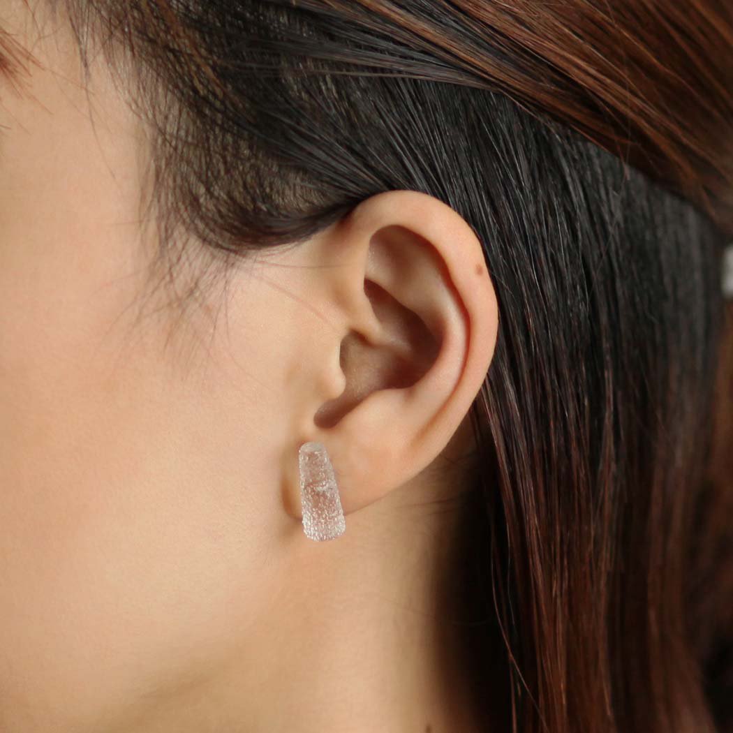 SIRISIRI / HT305 Earrings Horn Flake - ピアス - クリア