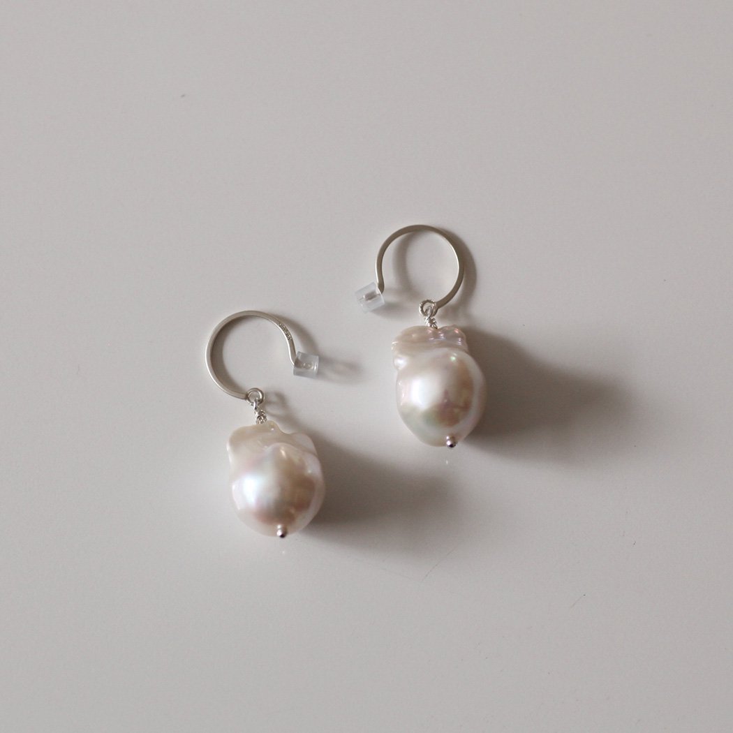 SIRISIRI / WI301 The Day of the Wind Earrings KAZE ピアス - シルバー 淡水パール