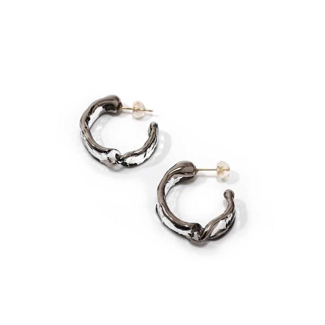 LUCE MACCHIA　デュモルチェライトインクオーツとガラスのピアス LUCE MACCHIA デュモルチェライトインクオーツとガラスのピアス