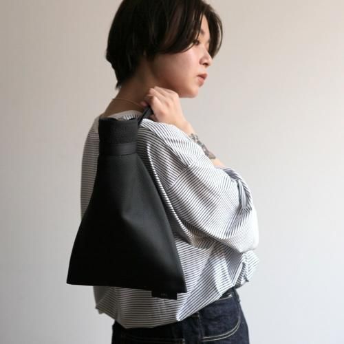 【美品】ITTI/イッチ/ANNIE SMALL RICE BAG ANNIE SMALL RICE BAG / DIPLO SKY｜シュリンクレザー 巾着
