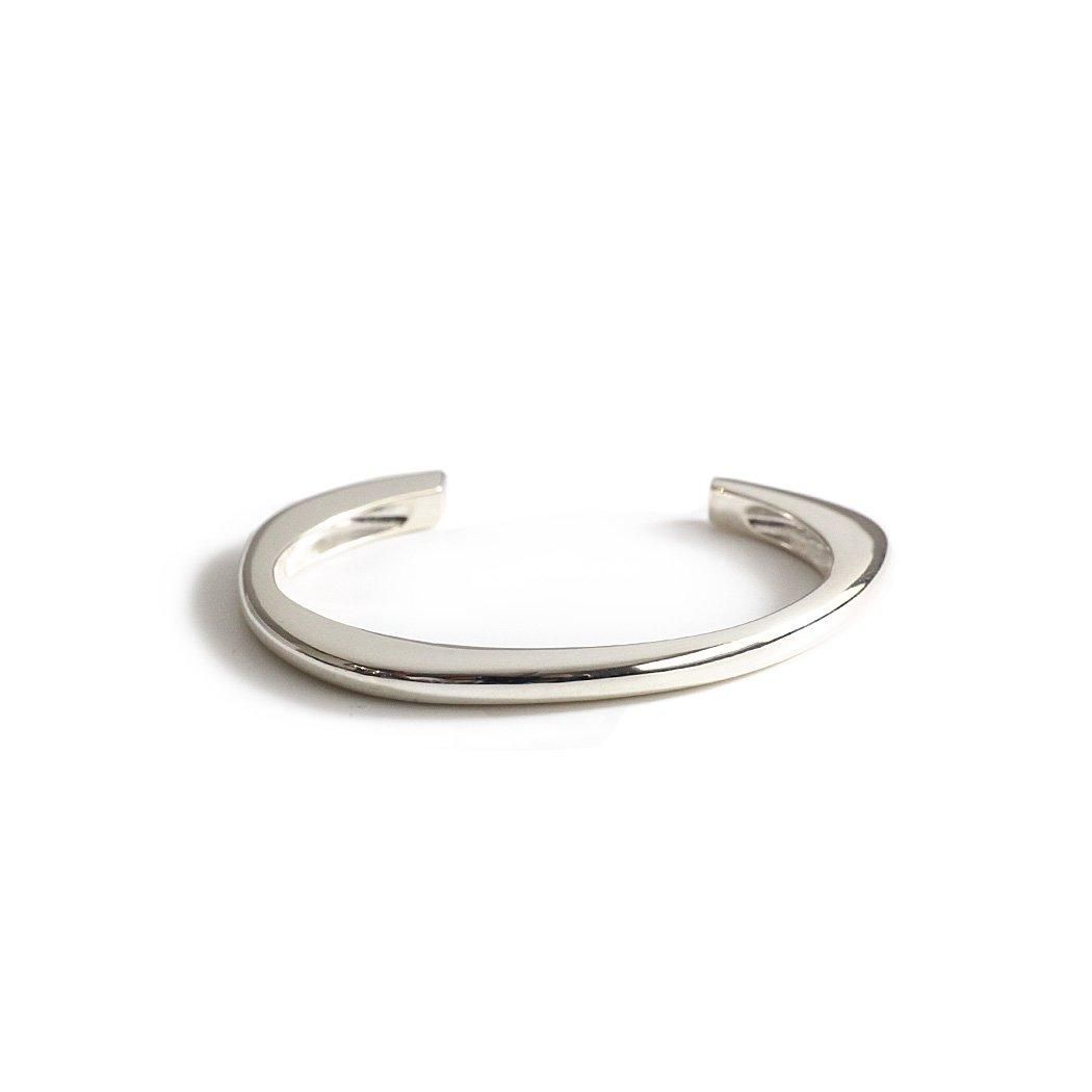 BYOKA (ビョーカ) / W2901 PEBBLE CUFF バングル - シルバー