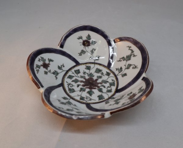 梅型鉢　色絵牡丹図　銀泉窯 - シマサキ陶器